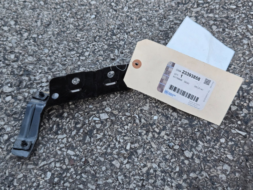 New Genuine GM Bracket 23393858 / 23393858 OEM