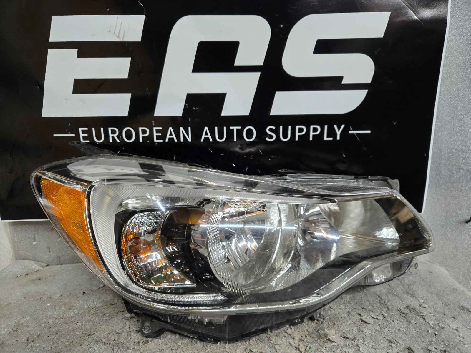 2012-2016 Subaru Crosstrek Halogen Right RH Headlight Assembly OEM 84001FJ320