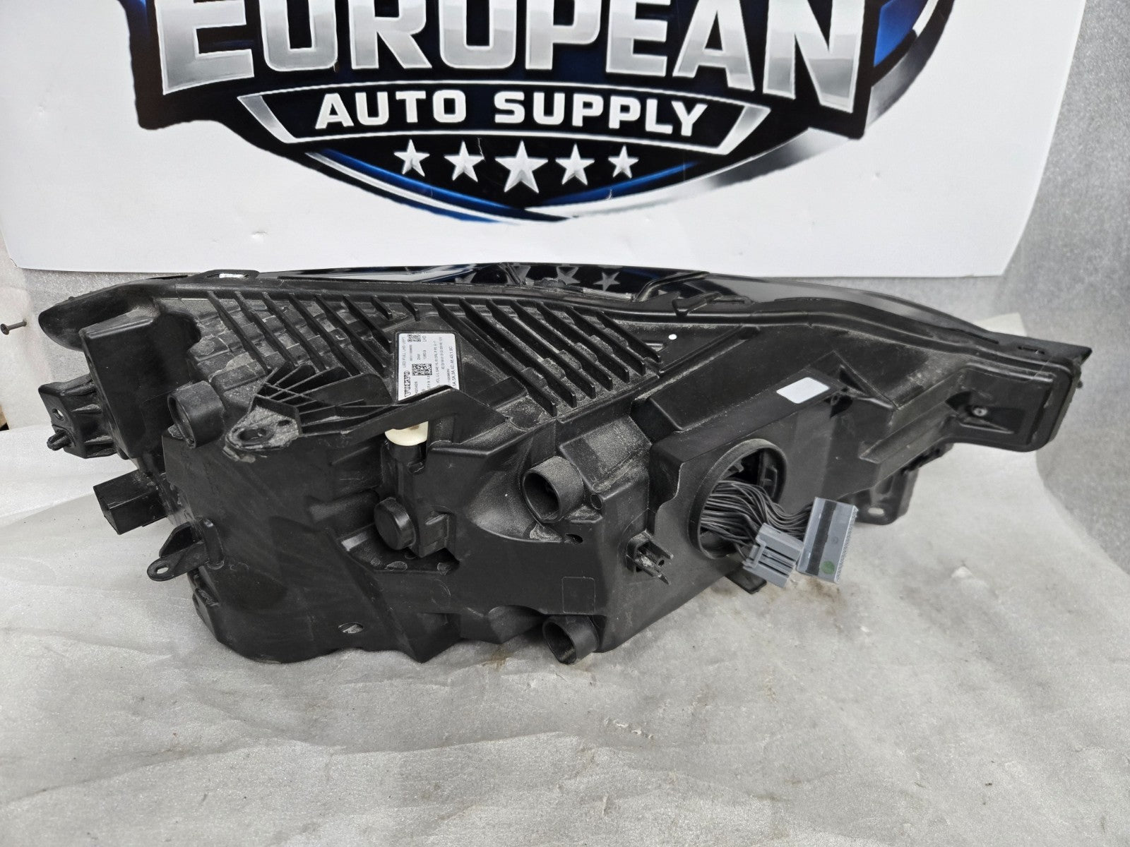 2021-2024 VOLVO XC60 LEFT LH DRIVER HEADLIGHT ADAPTIVE FULL LED OEM 32420428