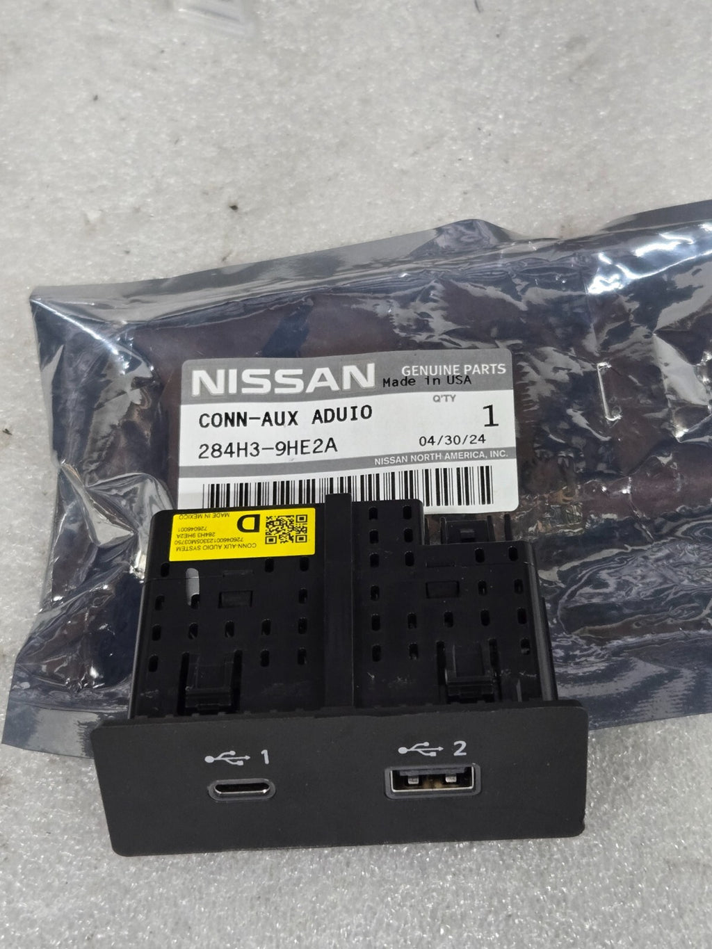 2021 - 2023 NISSAN KICKS DASH DASHBOARD DUAL USB PORT MULTIMEDIA MEDIA HUB OEM