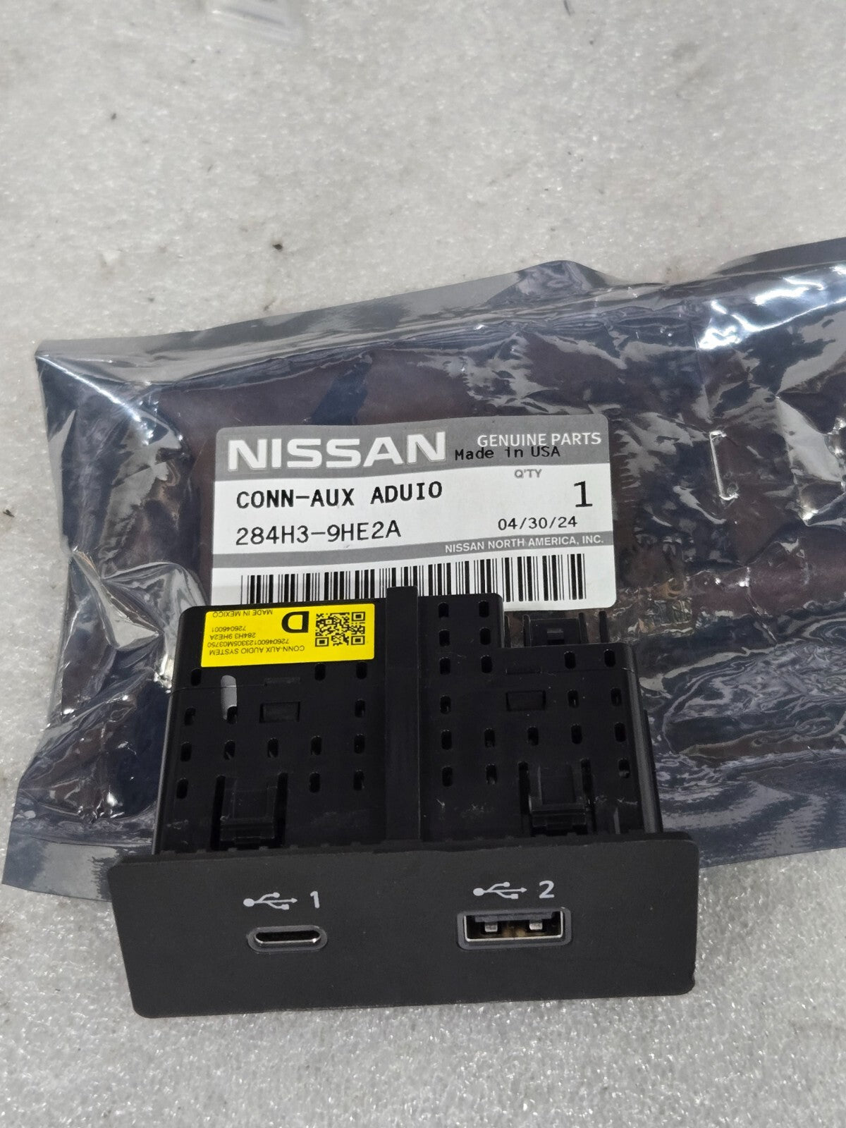 2021 - 2023 NISSAN KICKS DASH DASHBOARD DUAL USB PORT MULTIMEDIA MEDIA HUB OEM