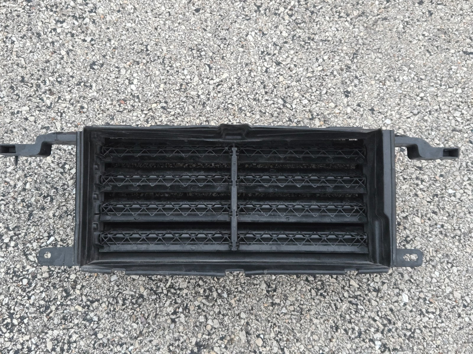 2022-24 FORD EXPEDITION Lower Radiator Support Air Vent Shutter Unit Factory OEM