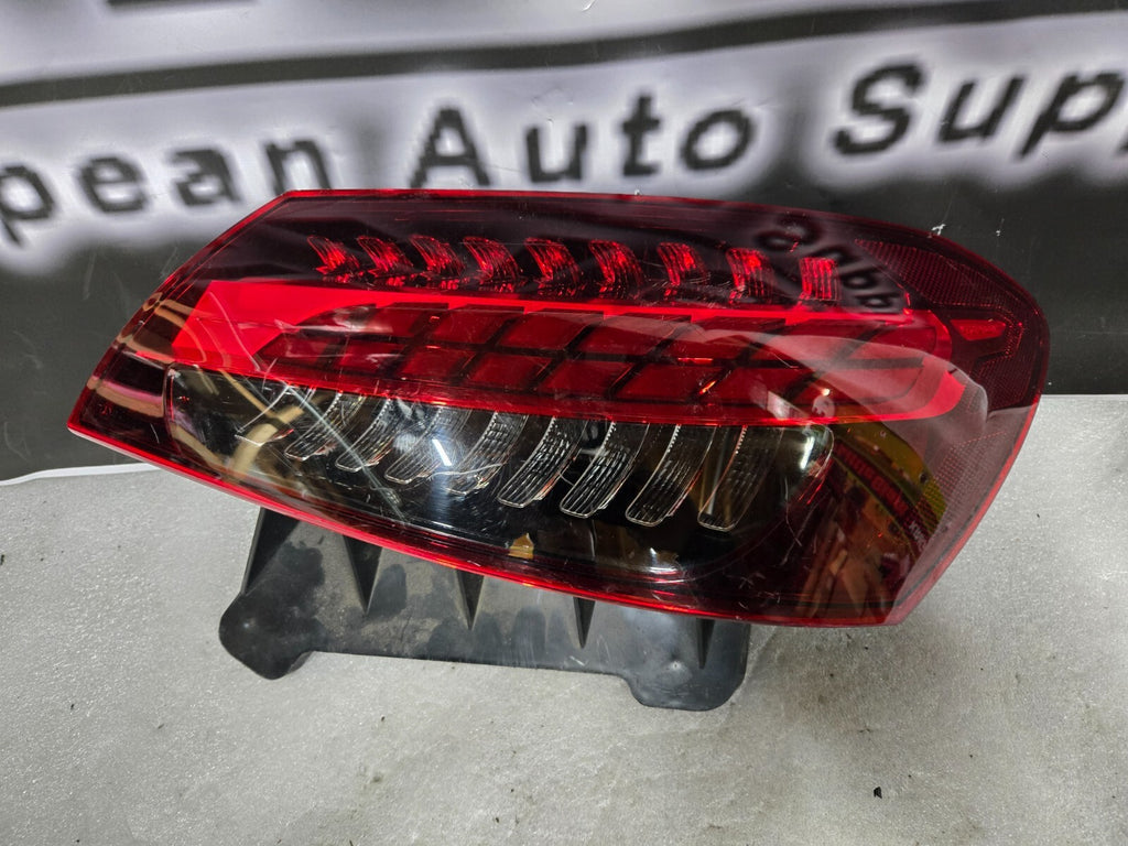 2021-2023 Mercedes-Benz E-Class Sedan Right Passenger RH LED Taillight OEM