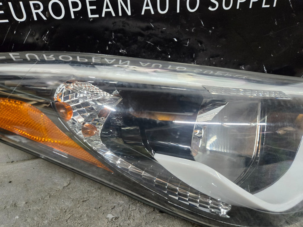 2011 2012 2013 Hyundai Elantra RH Right Passenger Halogen Headlight OEM 92102-3Y