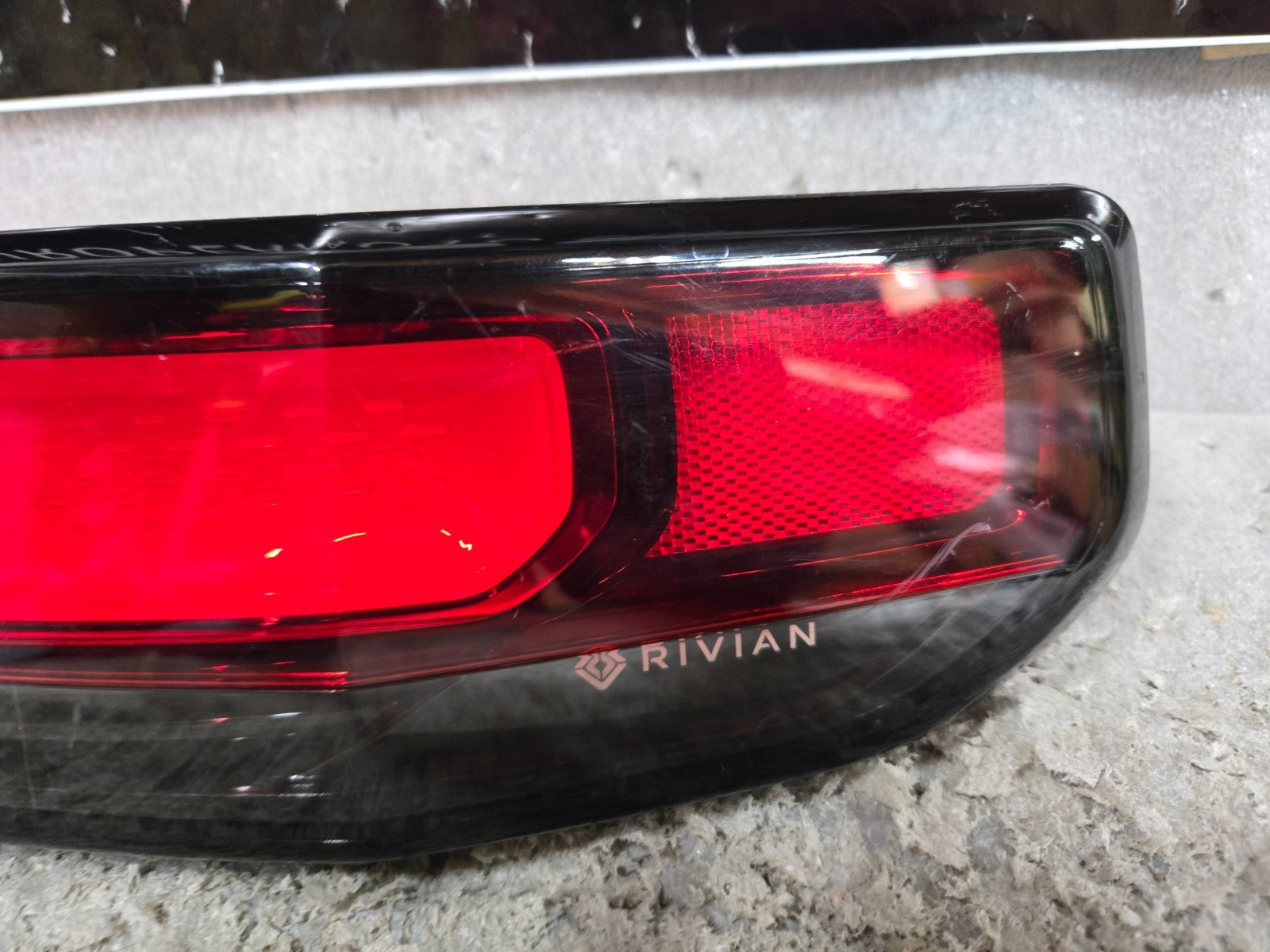 2022-2024 Rivian R1T LED Tail Light Lamp Right Passenger PT00003888 OEM