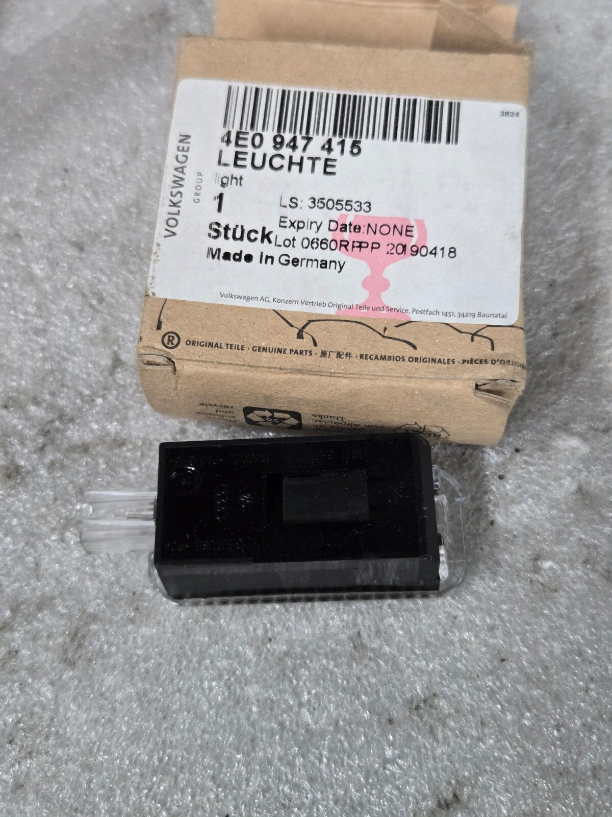 2015-2016 AUDI A3 8V FRONT RIGHT OR LEFT SIDE SEAT COURTESY LIGHT LAMP OEM