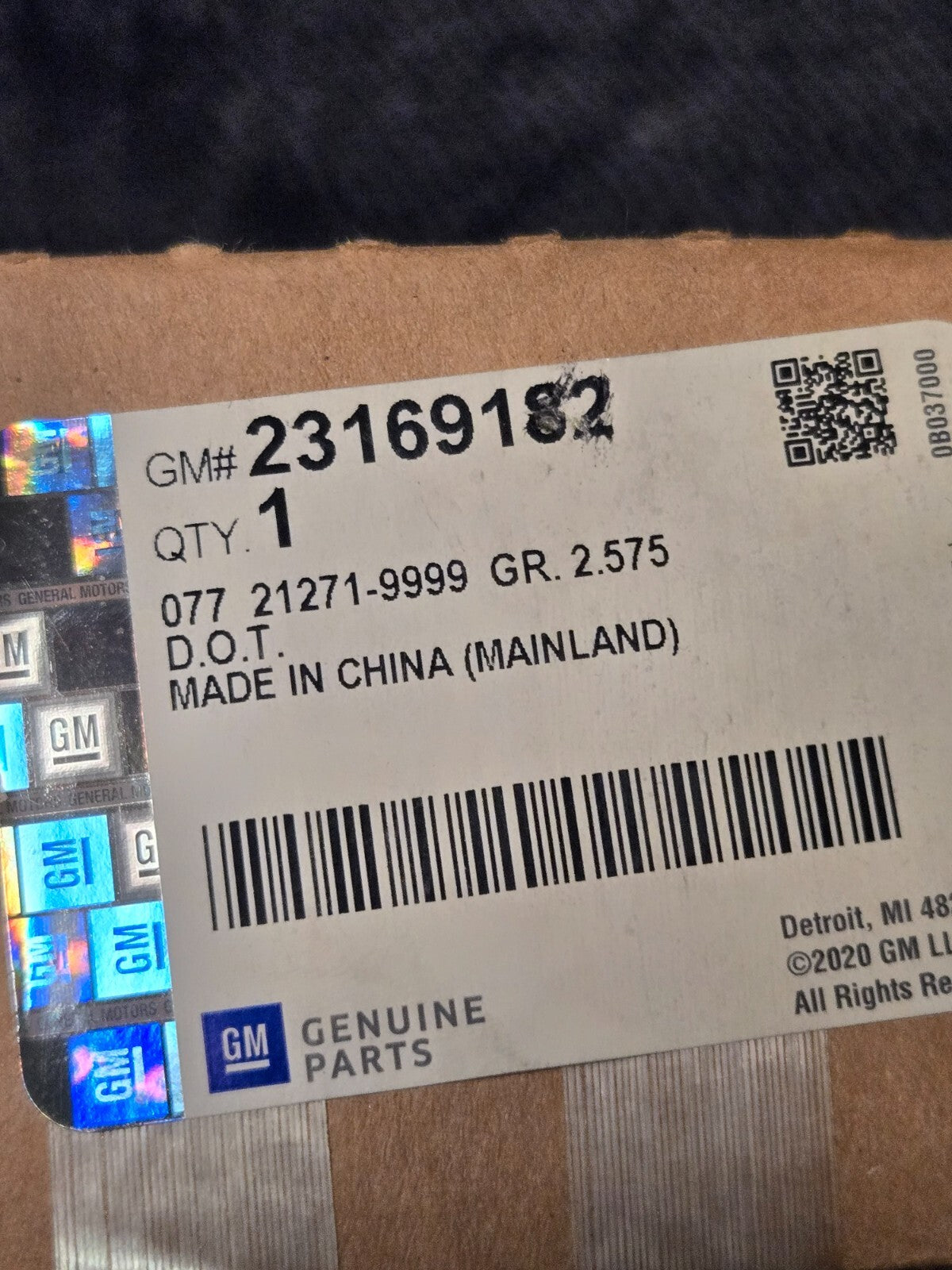 GM Genuine Parts Amber Front Passenger Side Marker 23169182 OEM