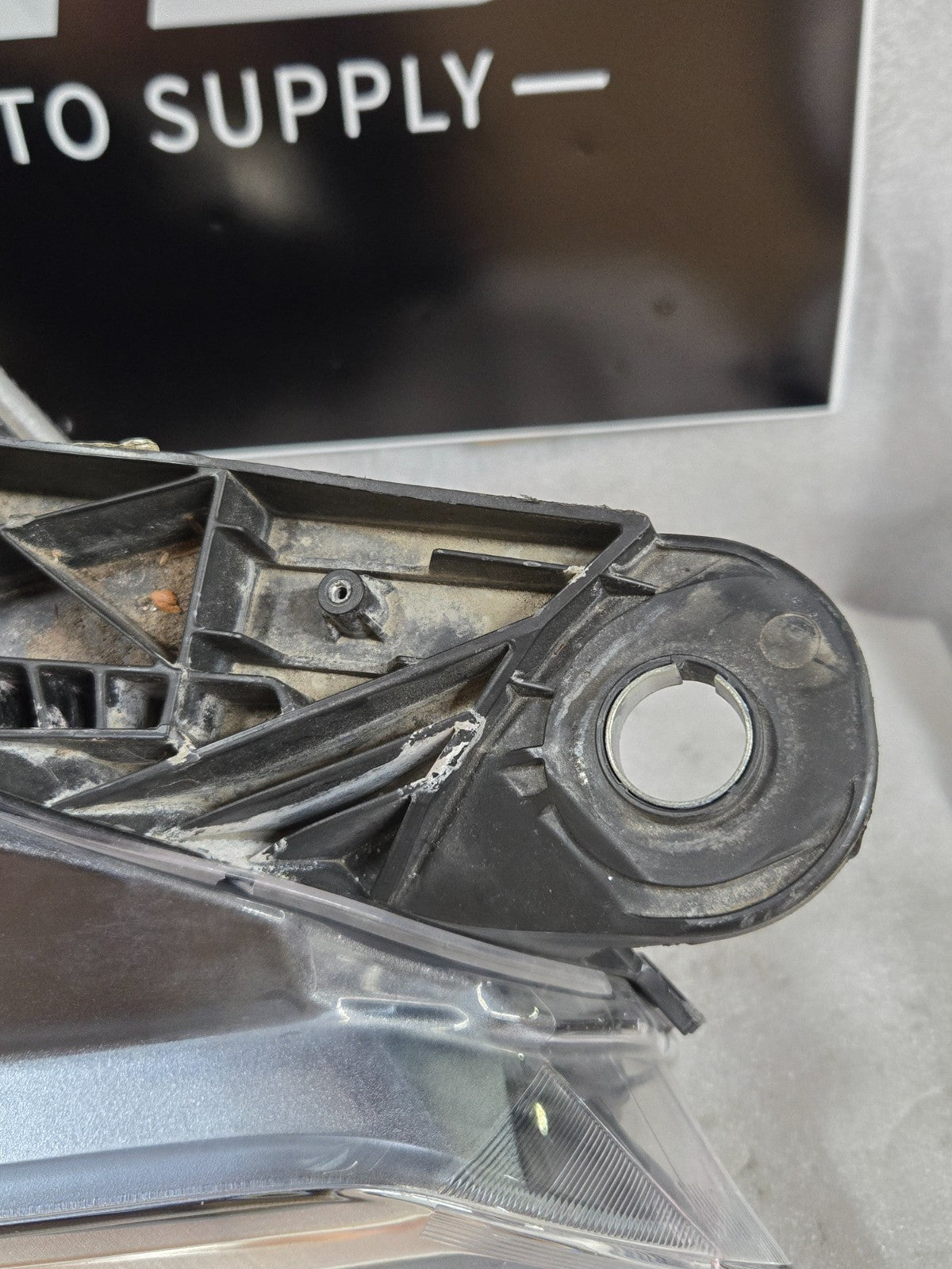 2018-2021 MASERATI QUATTROPORTE M156 RIGHT HEADLIGHT LED OEM 670100620 COMPLETE