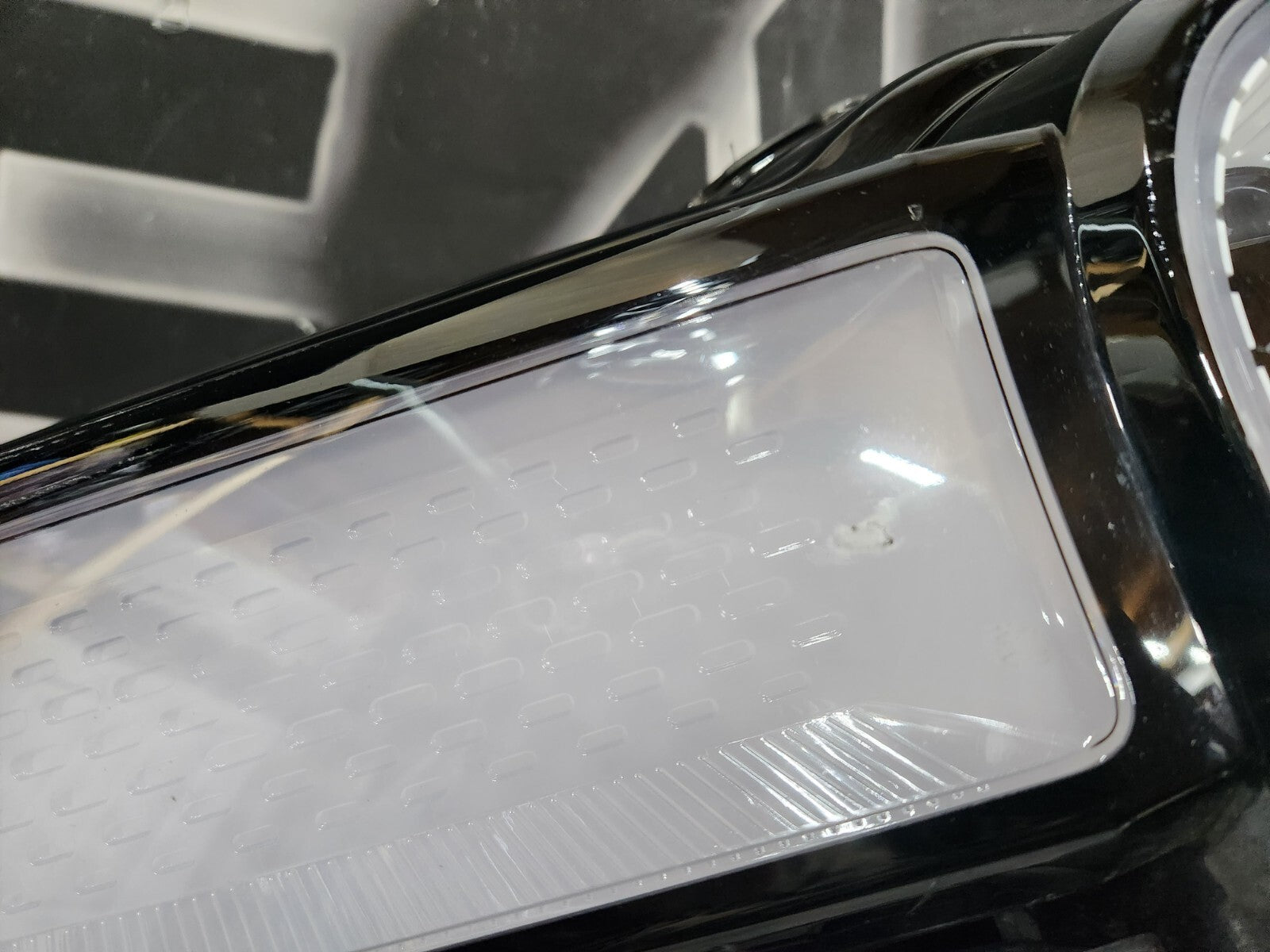 2021 2022 2023 RIVIAN R1T RIGHT PASSENGER SIDE LED HEADLIGHT COMPLETE OEM