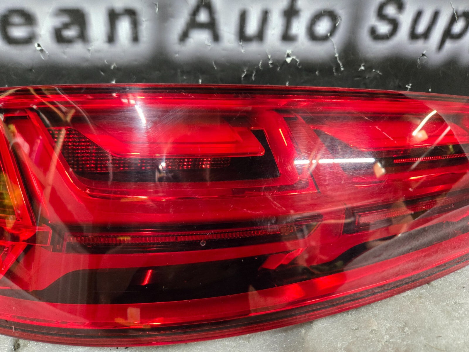 2016-2018 AUDI Q7 Left LH Drivers Side LED Tail Light Lamp Upper 4M0945093D OEM