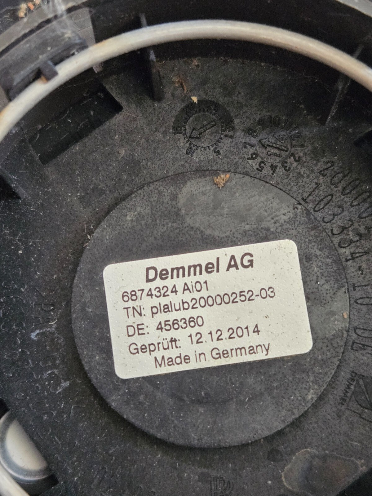 Rolls Royce Self Leveling OEM Center Cap 6874324 Genuine