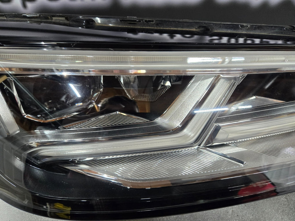 2018 2019 2020 Audi Q5 SQ5 LED Headlight Right Passenger Side RH OEM 80A941034B