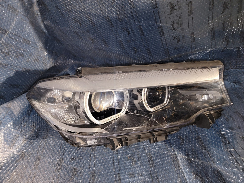 17-2020 BMW 5 SERIES G30 RIGHT PASSENGER LED  HEADLIGHT OEM 17-20 XENON 8499120