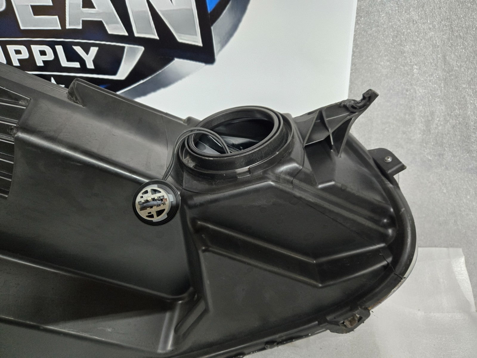 2020-2022 Ford Escape Left Driver Side Projector MID Halogen w/LED Headlight OEM