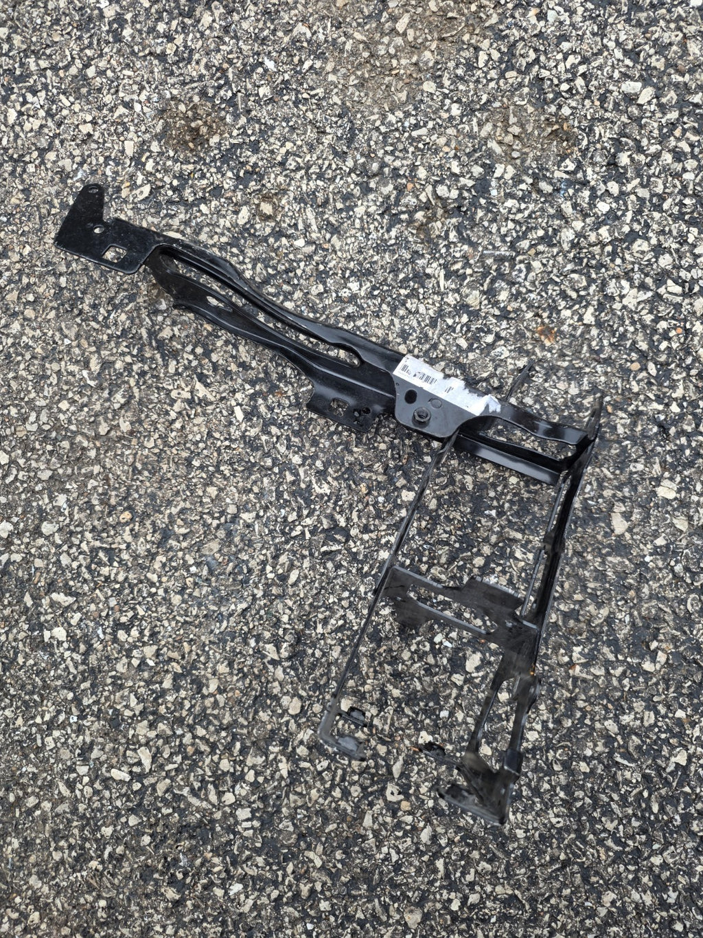 2015-2016 BMW 428I F36 FRONT RIGHT SIDE RADIATOR SUPPORT BRACKET MOUNT OEM