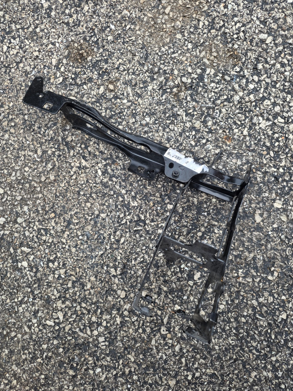 2015-2016 BMW 428I F36 FRONT RIGHT SIDE RADIATOR SUPPORT BRACKET MOUNT OEM