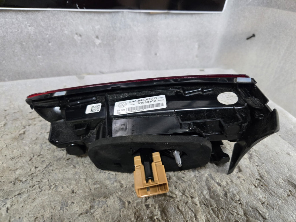 2022 VOLKSWAGEN GOLF R MK8 LEFT DRIVER INNER TRUNK LID TAILLIGHT TAIL LAMP OEM