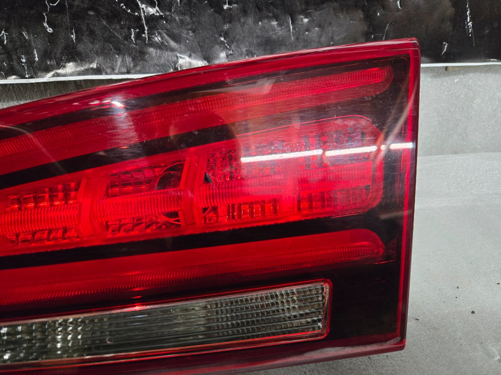 2017-2018 Hyundai Santa Fe Right RH Passenger Side Inner Halogen Tail Light OEM