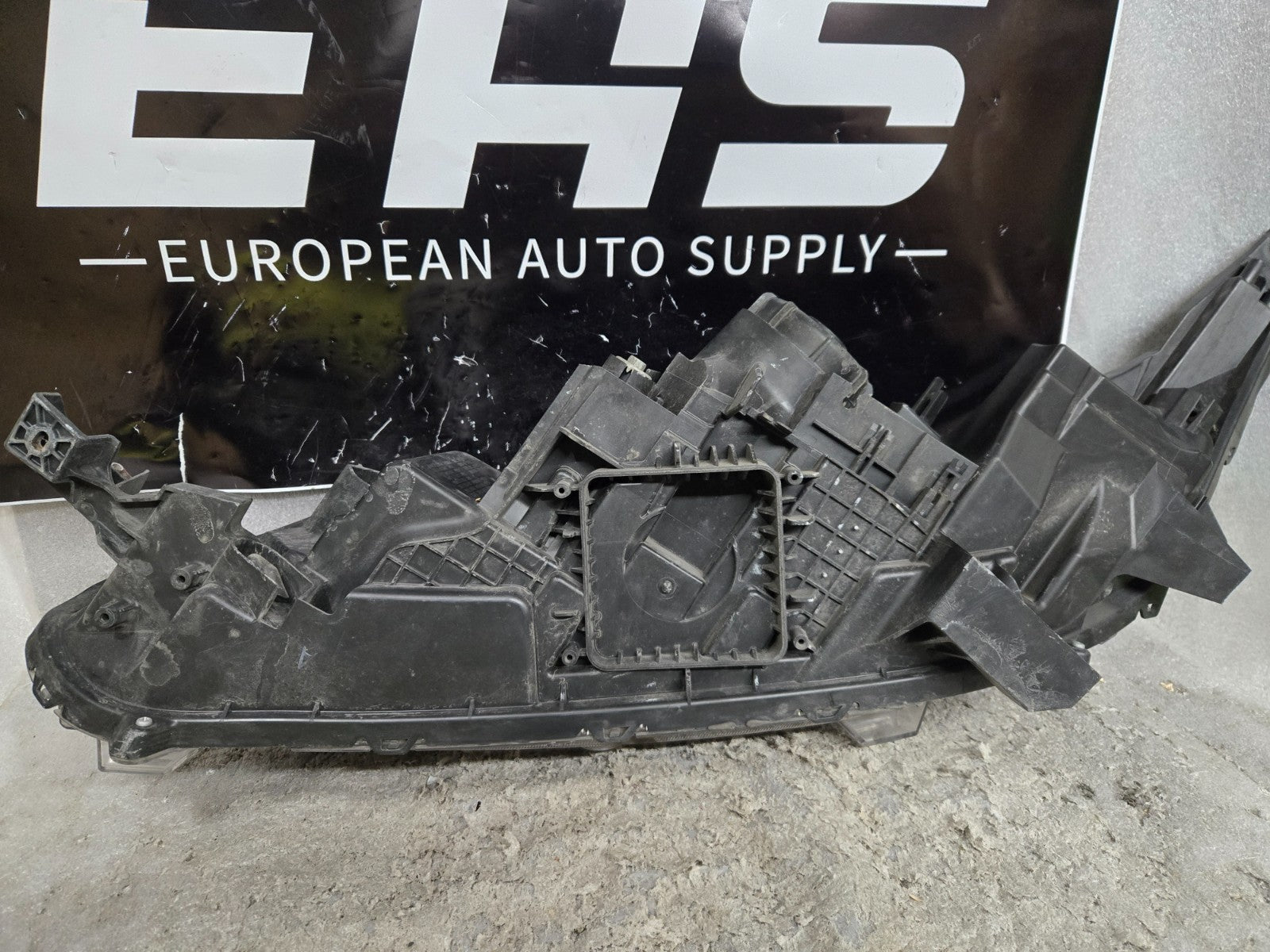 2018-2019 MITSUBISHI ECLIPSE CROSS RIGHT RH PASSENGER HEADLIGHT OEM 26010W510P