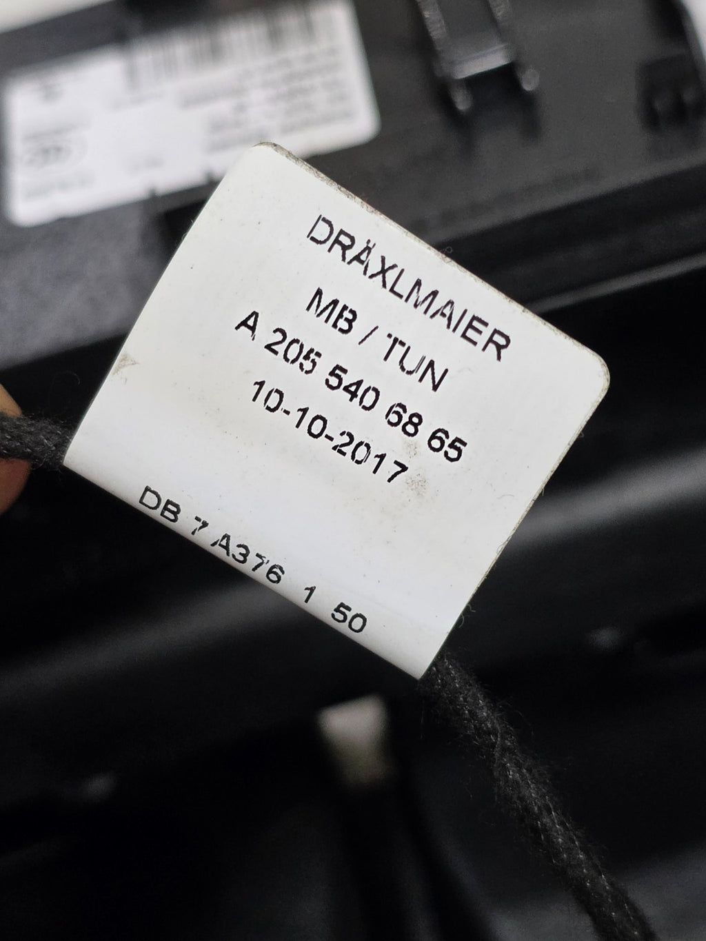 2016-2022 MERCEDES GLC300 X253 CENTER CONSOLE ARMREST LID OEM A2055406865 BEIGE