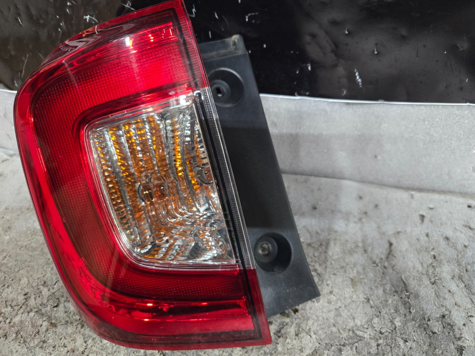 2019 -2022 HONDA PILOT REAR LEFT OUTER TAILLIGHT LIGHT LED LAMP OEM 33550TG7A111