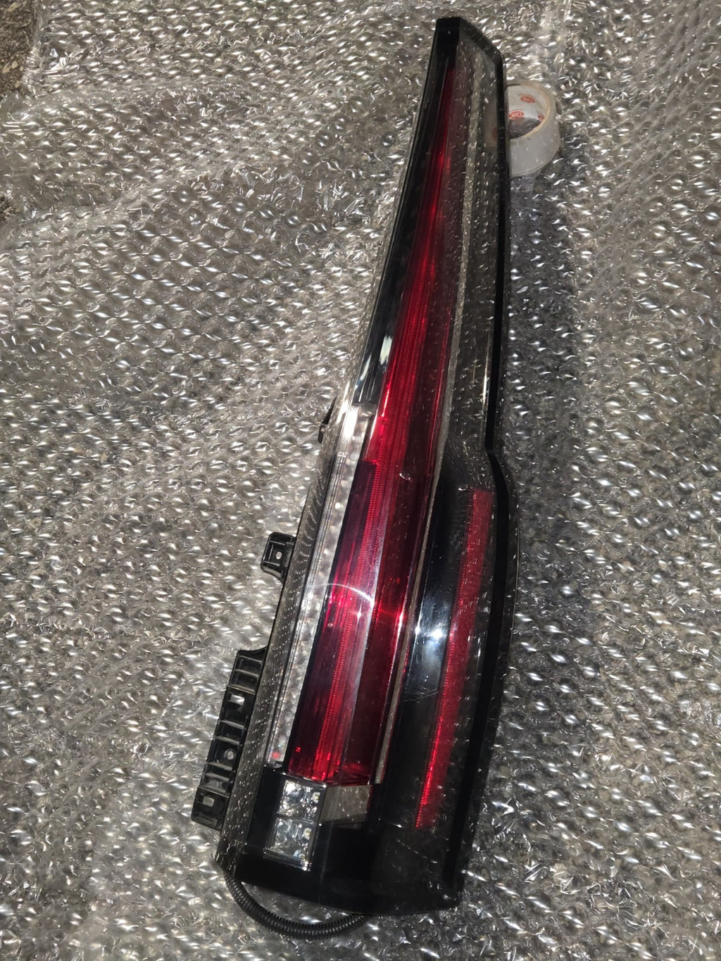 2015-2020 Cadillac Escalade Right RH Passenger Side LED Taillight OEM 84211921
