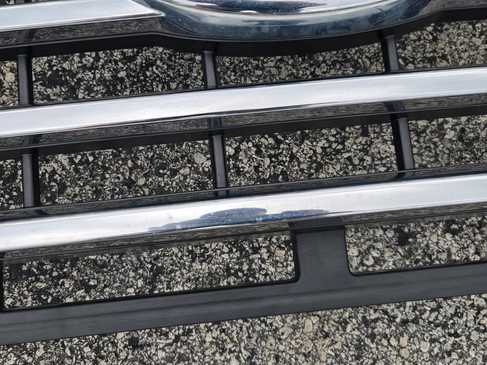2015-2017 FORD F150 XLT OEM CHROME GRILLE FL34-8200-EBS W/ EMBLEM