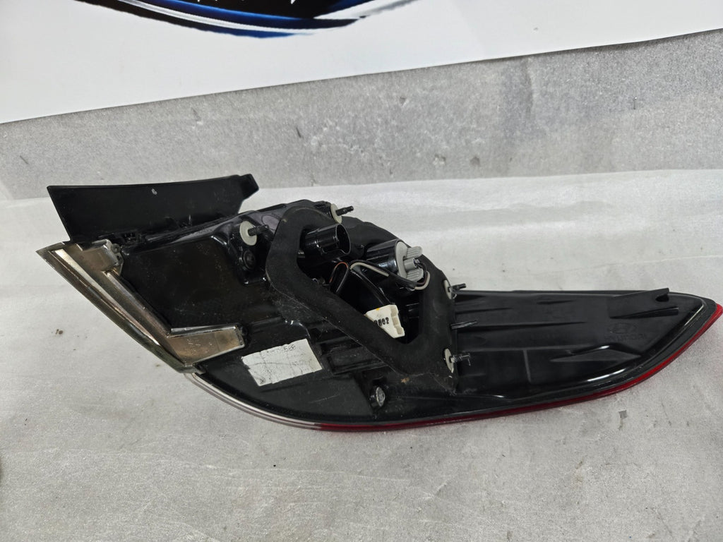 2018 2019 Hyundai Sonata Drivers Left Side Rear Tail Light Lamp OEM 92401-C2