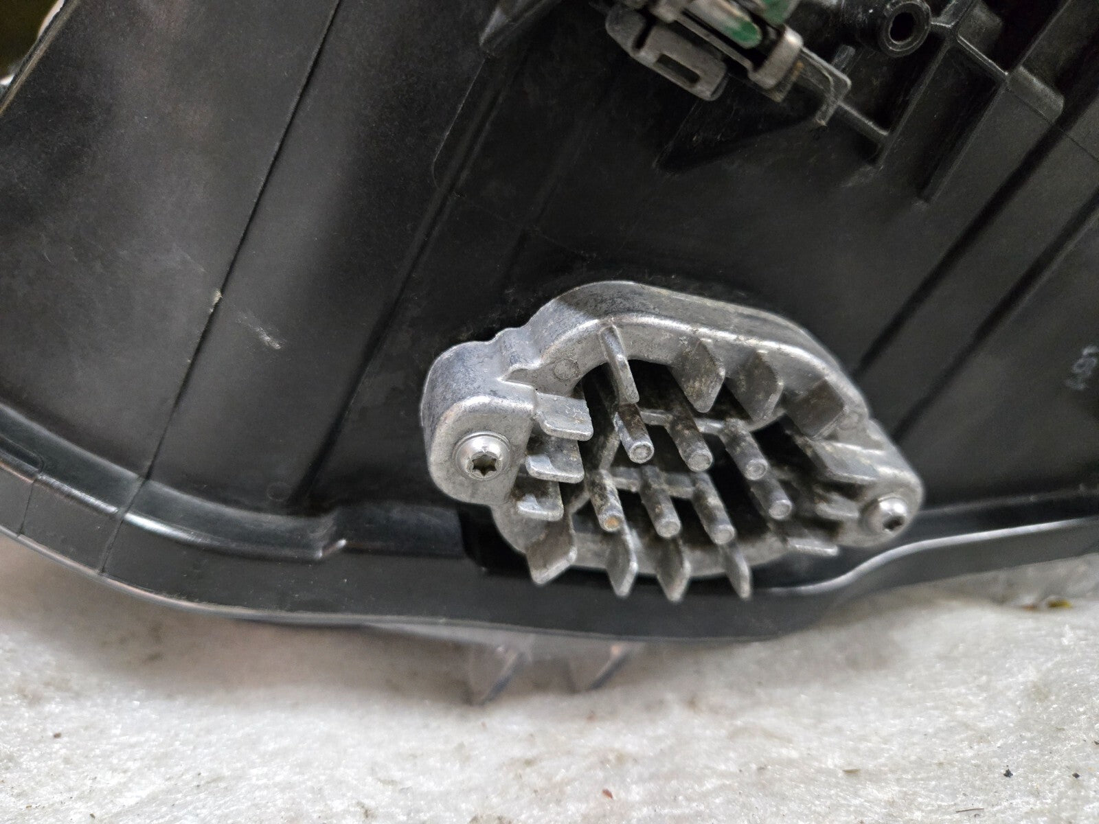 2016-2018 BMW 3-Series F30 Right RH Side Non-Adaptive LED Headlight OEM COMPLETE