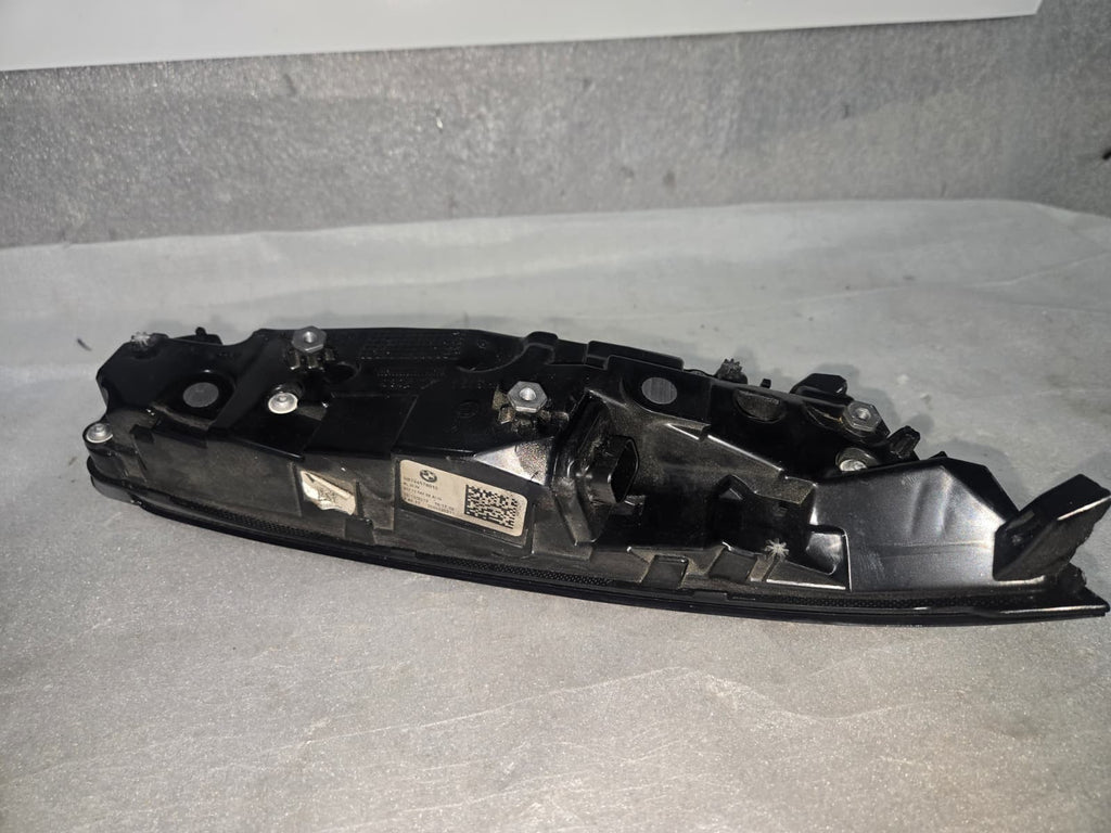 2019-2024 BMW 8 SERIES M8 RIGHT PASSENGER SIDE INNER TAILLIGHT H8744578013 OEM