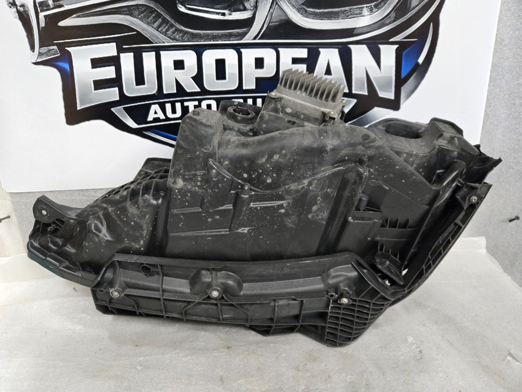 2022-2024 Tesla Model S Plaid Right RH Passenger LED Headlight OEM 1563714-95-C
