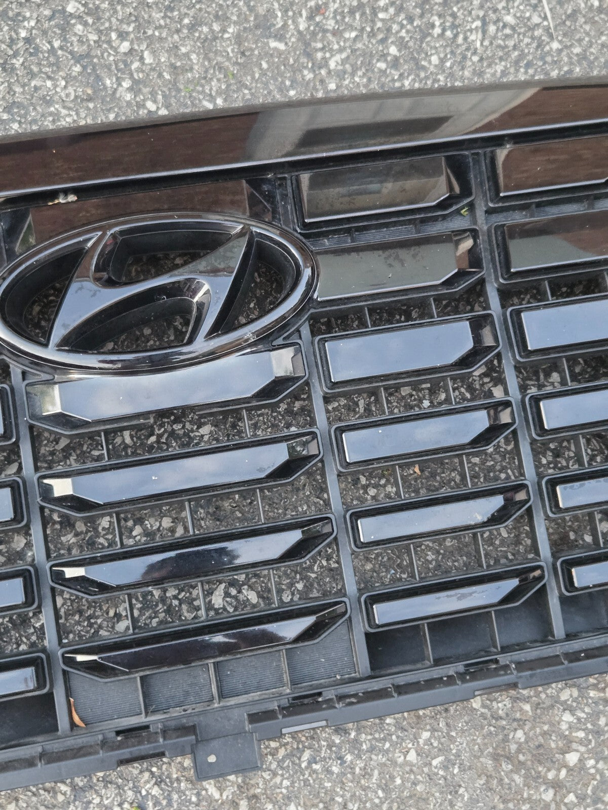 2023 2024 HYUNDAI PALISADE GRILLE OEM FRONT CENTER GRILL W/O CAMERA 86599-S8CB0