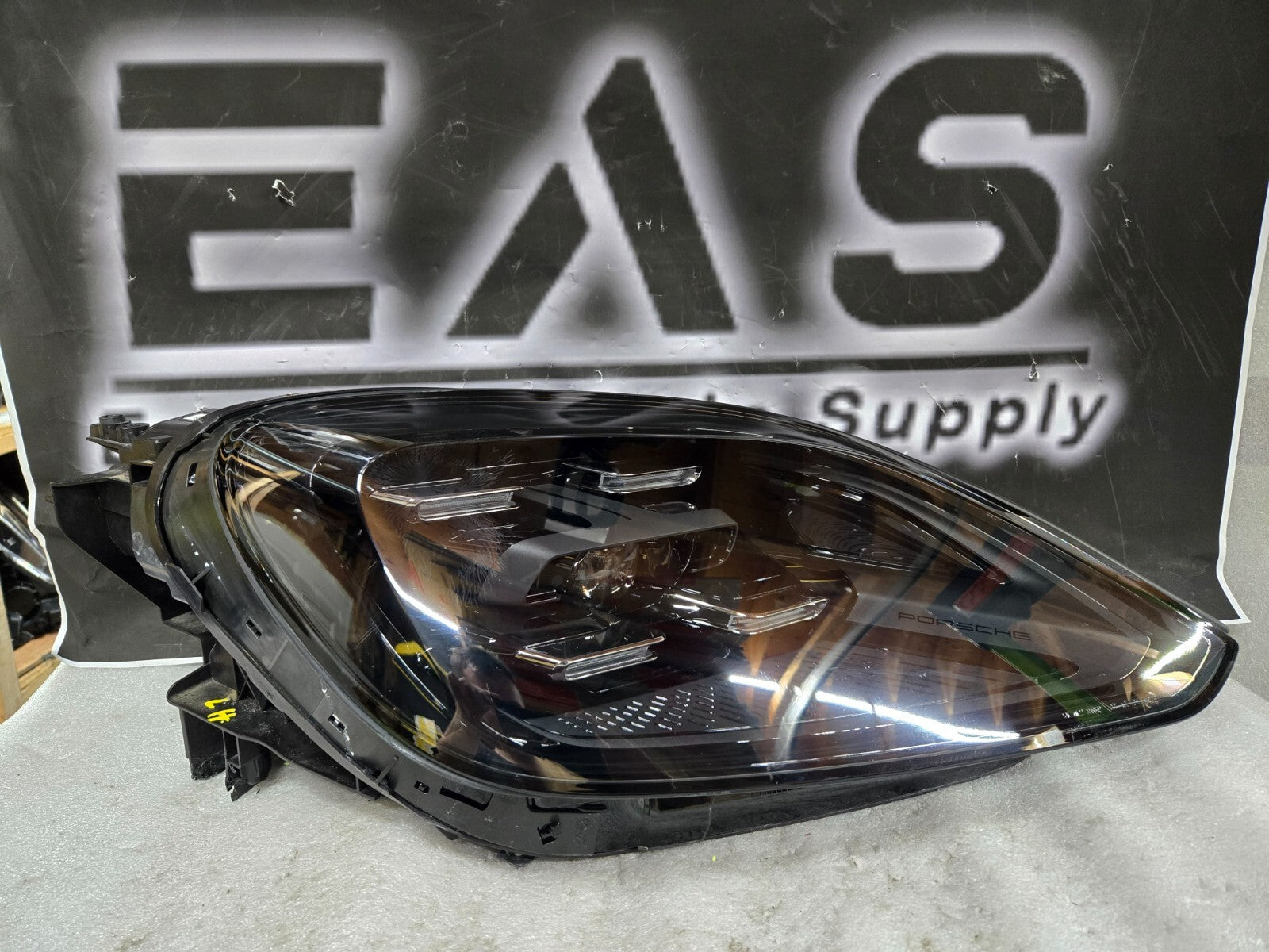 2024 2025 Porsche Cayenne Right RH Passenger Side LED Headlight OEM 9Y0941082M