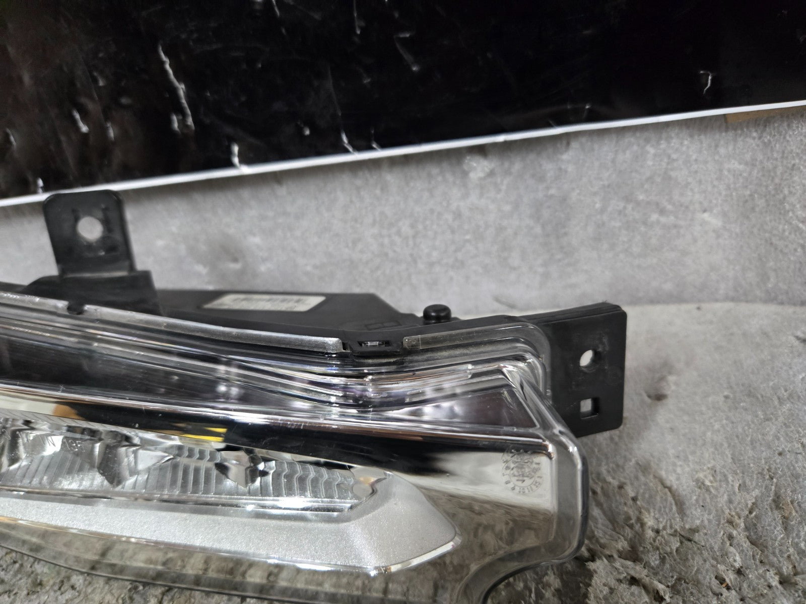 2018 - 2019 BMW X3 G01 FRONT RIGHT RH PASSENGER LED FOG LIGHT LAMP OEM 7412528