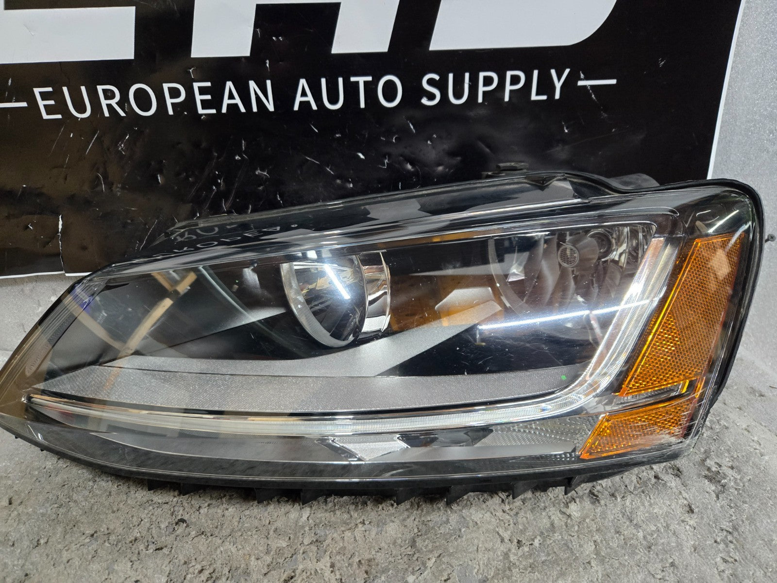 2017-2018 VW JETTA LEFT HALOGEN W/LED HEADLIGHT HEADLAMP GENUINE OEM 5C7941005J