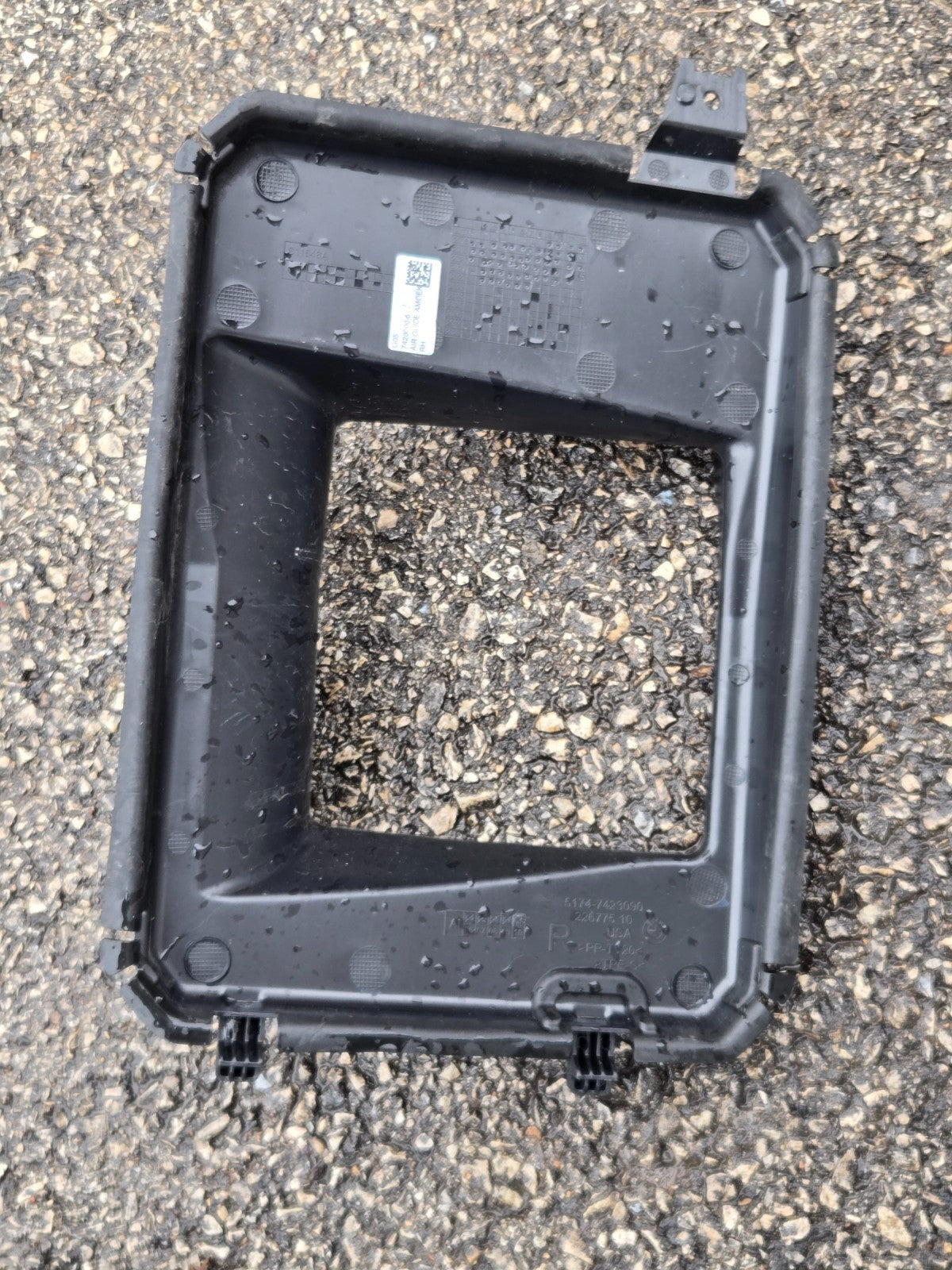 2019-2025 BMW G05 X5 Front Right RH Passenger Radiator Cooler Air Duct Vent OEM