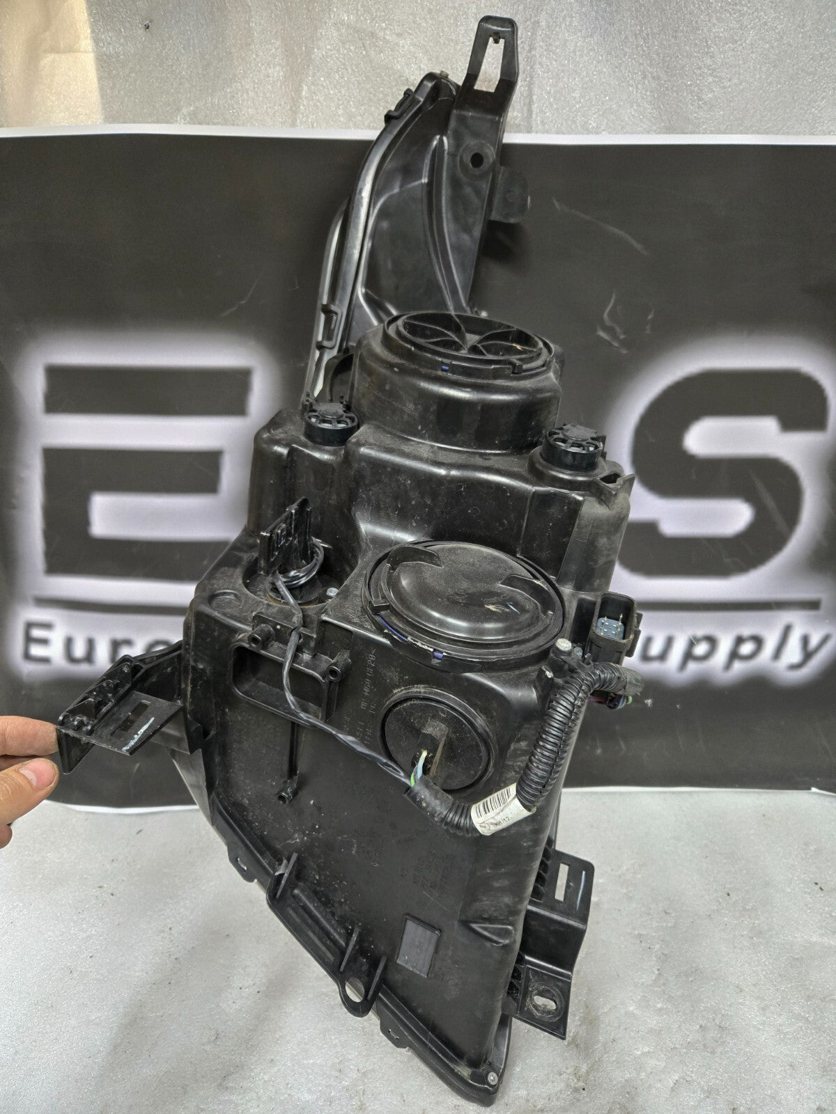 2010-2013 Cadillac SRX Left Driver Side Headlight Halogen OEM 22853872