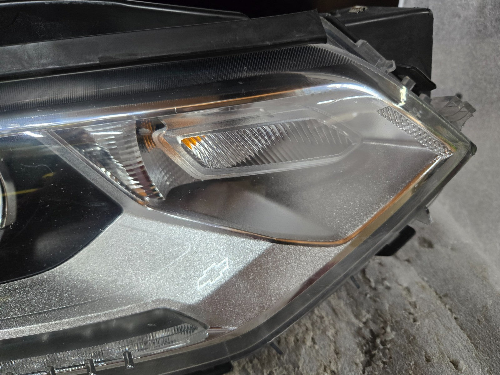 2018 2019 2020 2021 Chevrolet Traverse Headlight Xenon HID RH Right Side OEM