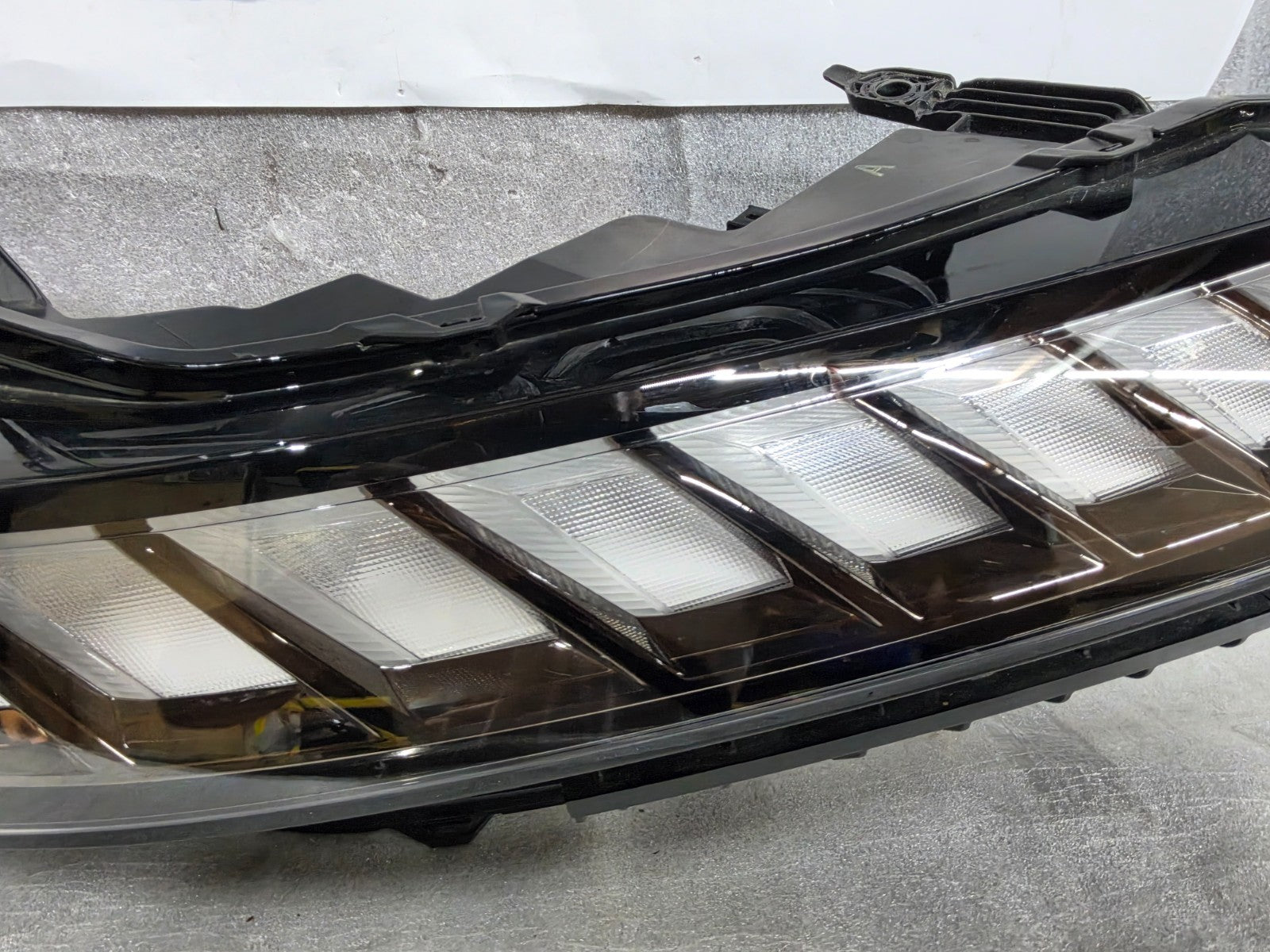 2025-2026 INFINITI QX80 LED Right RH Passenger DRL Turn Signal OEM 26120-7JA0B