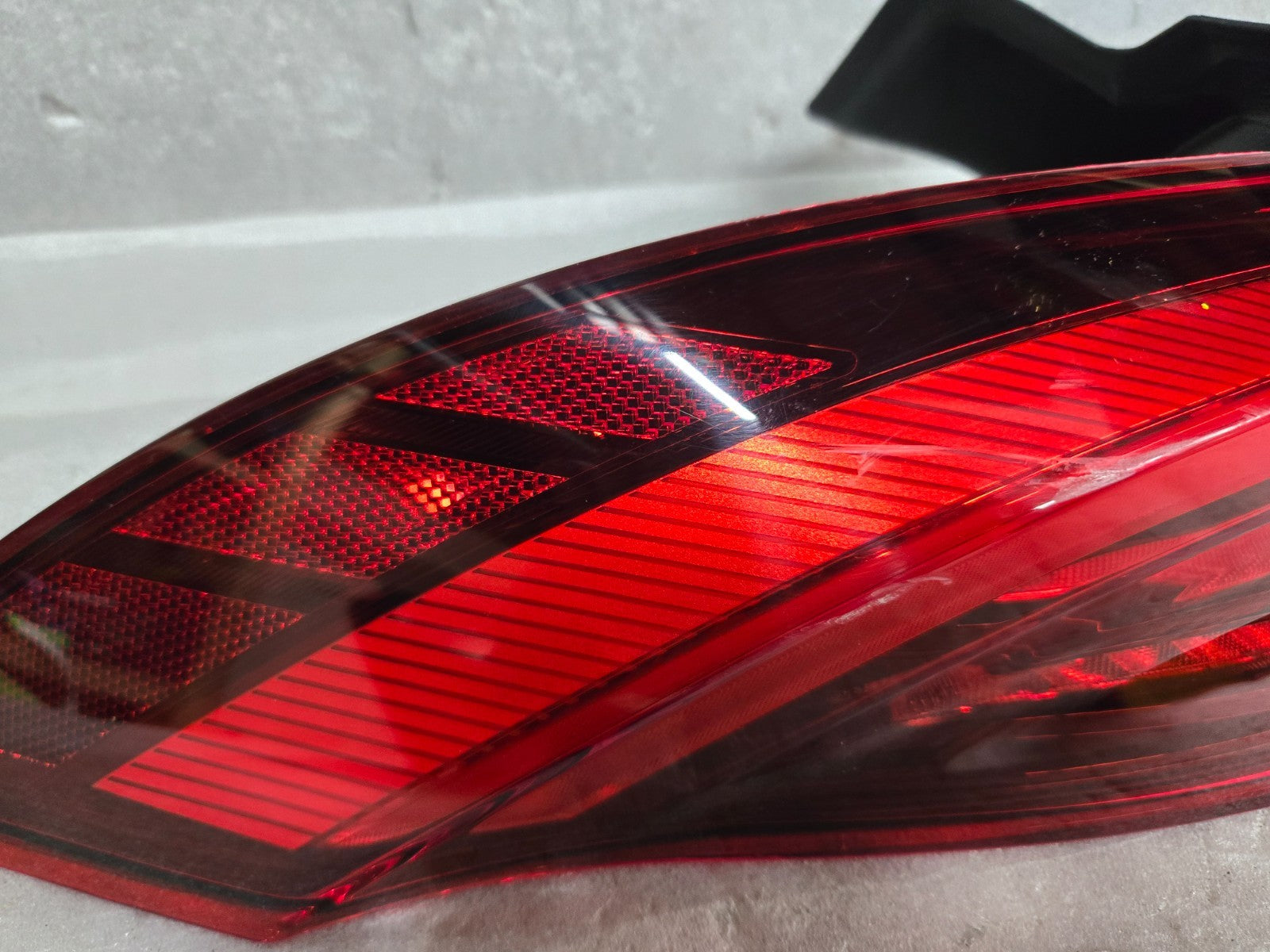 2023-2026 Maserati Grecale OEM LED Tail Light Left LH Driver Side 670157333