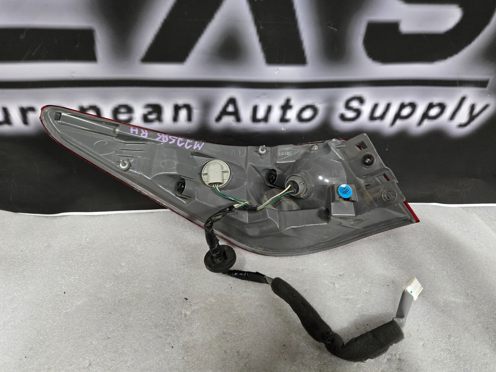2014 2015 2016 2017 Infiniti Q50 Q50S Right Passenger Tail Light OEM 265504HB0B