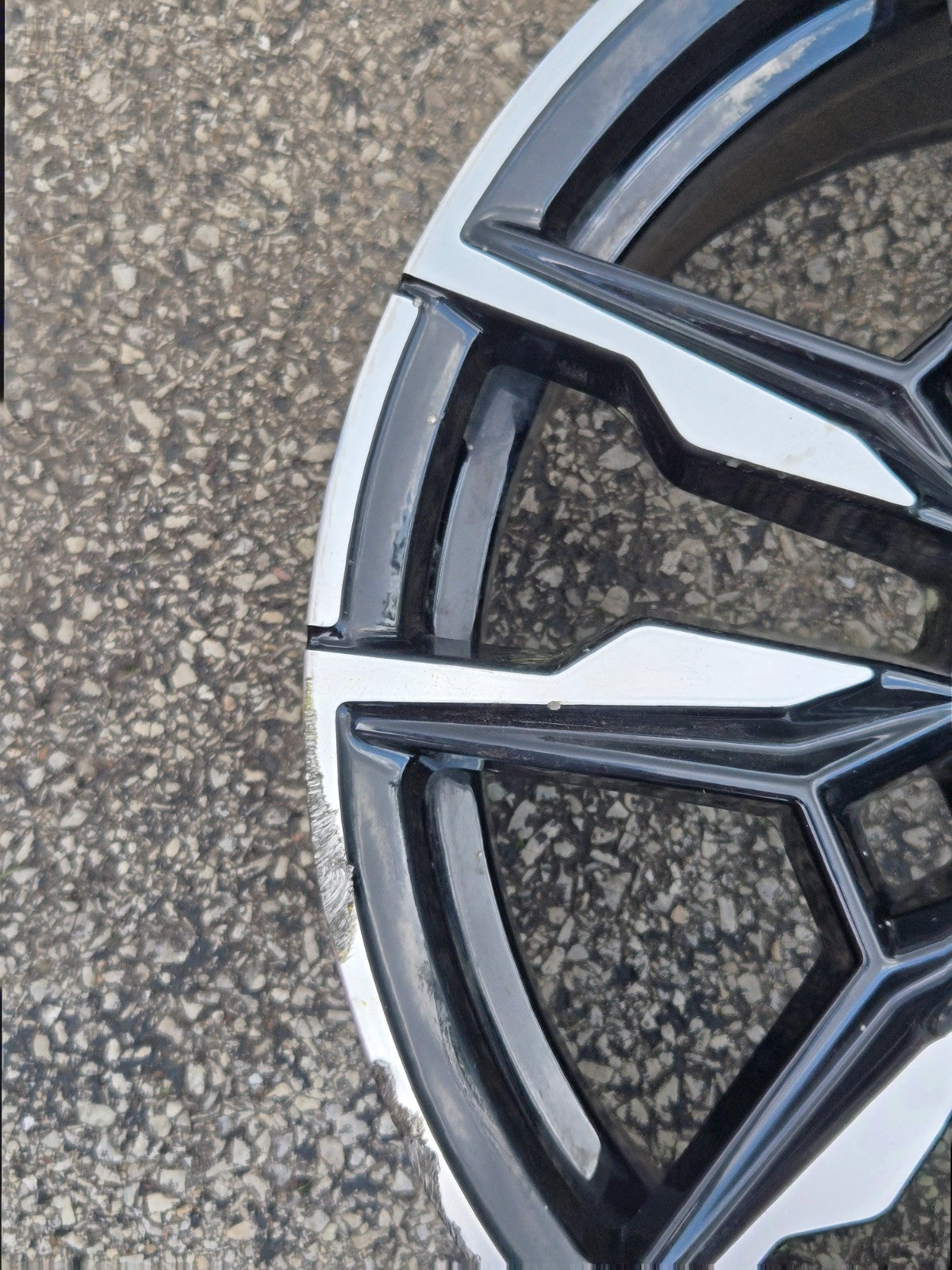 2024 BMW i5 G26 M440i Front Rim Wheel 19x8.5" ET35 Style 861M Black / Silver OEM