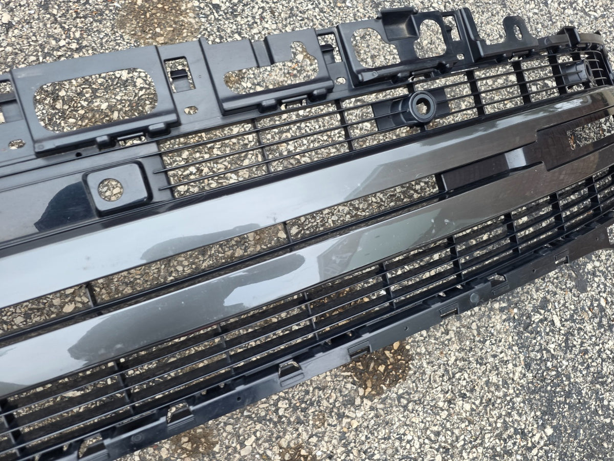2021-2024 Range Rover Vogue L460 Front Lower Grille Fascia OEM M8E217F791A