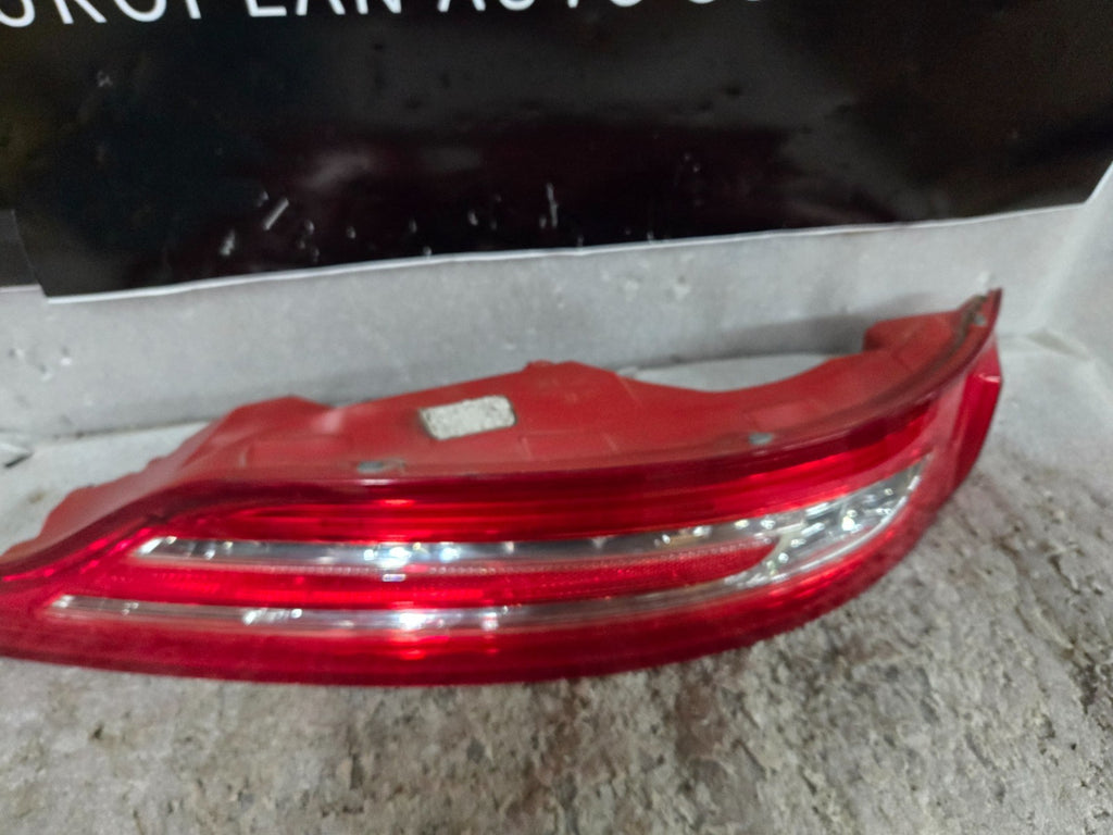 2018-2020 LINCOLN MKC REAR RIGHT TAILGATE TAILLIGHT TAIL LIGHT LAMP OEM 80570CA