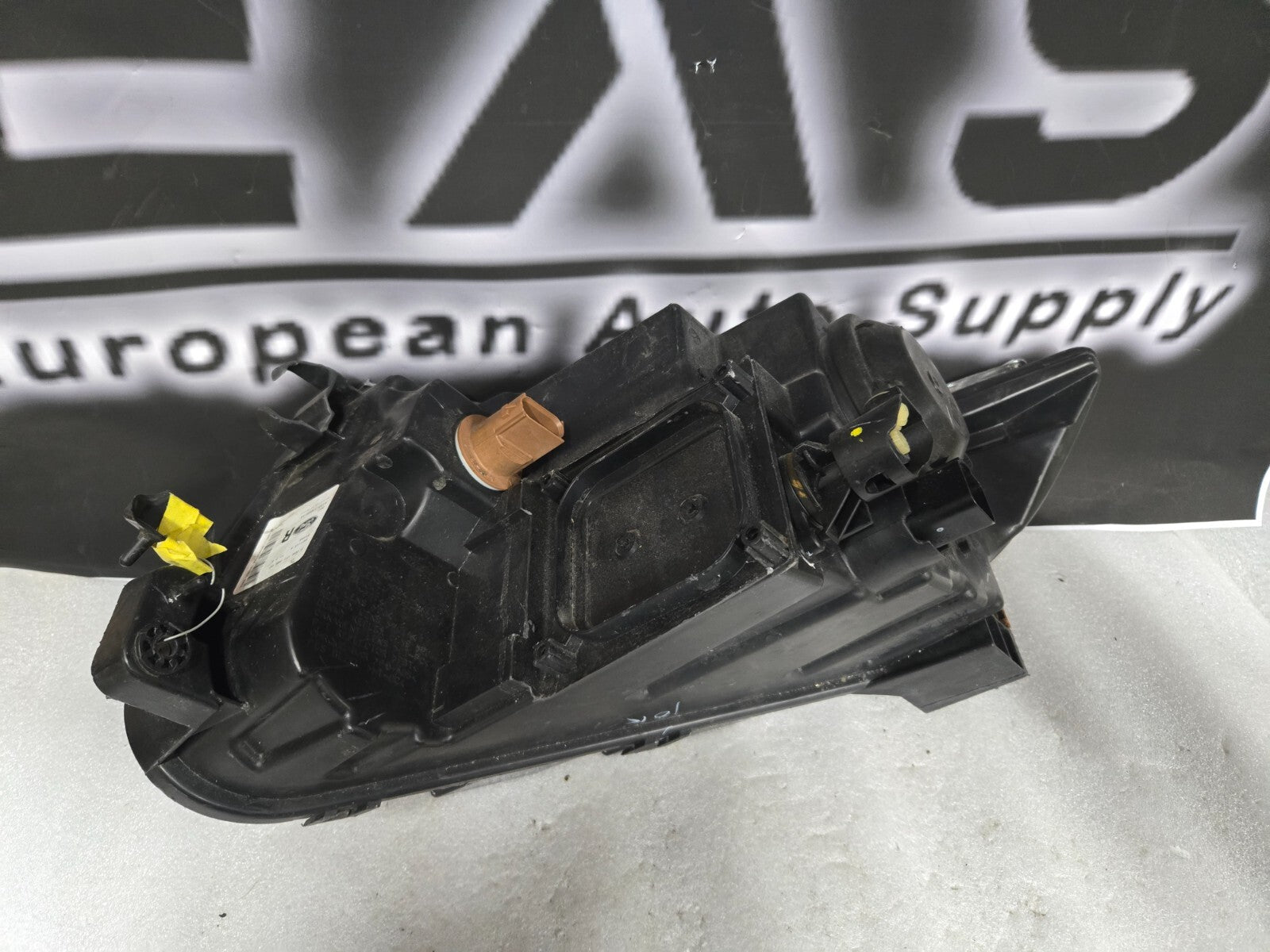 2011-2014 Ford Edge RH Passenger Right Side Halogen Headlight BT43-13005-AE OEM