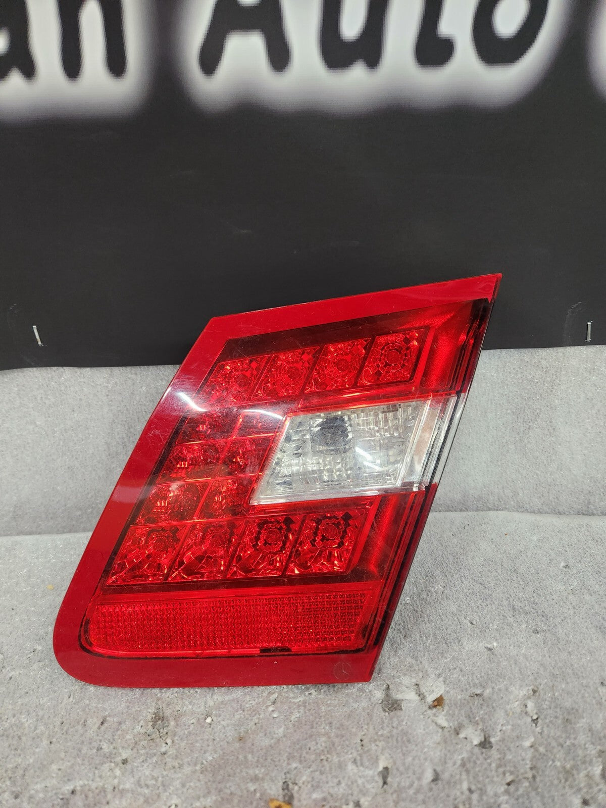 2010-2013 MERCEDES E350 Right Passenger Tail Light Decklid Mount A2129060458 OEM