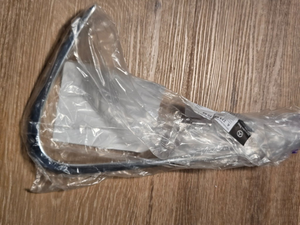 Mercedes Benz A 2238852002 Lower Right RH Trim Strip Molding Chrome NEW OEM