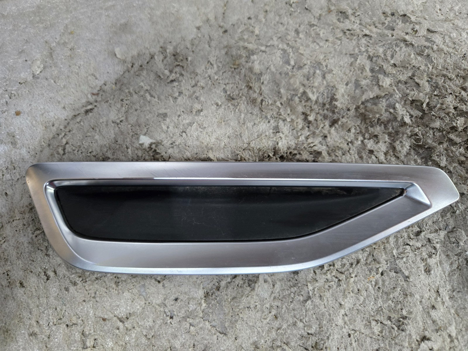 2019 BMW X5 G05 Fender Trim Right RH Passenger Side 7418178 OEM Silver