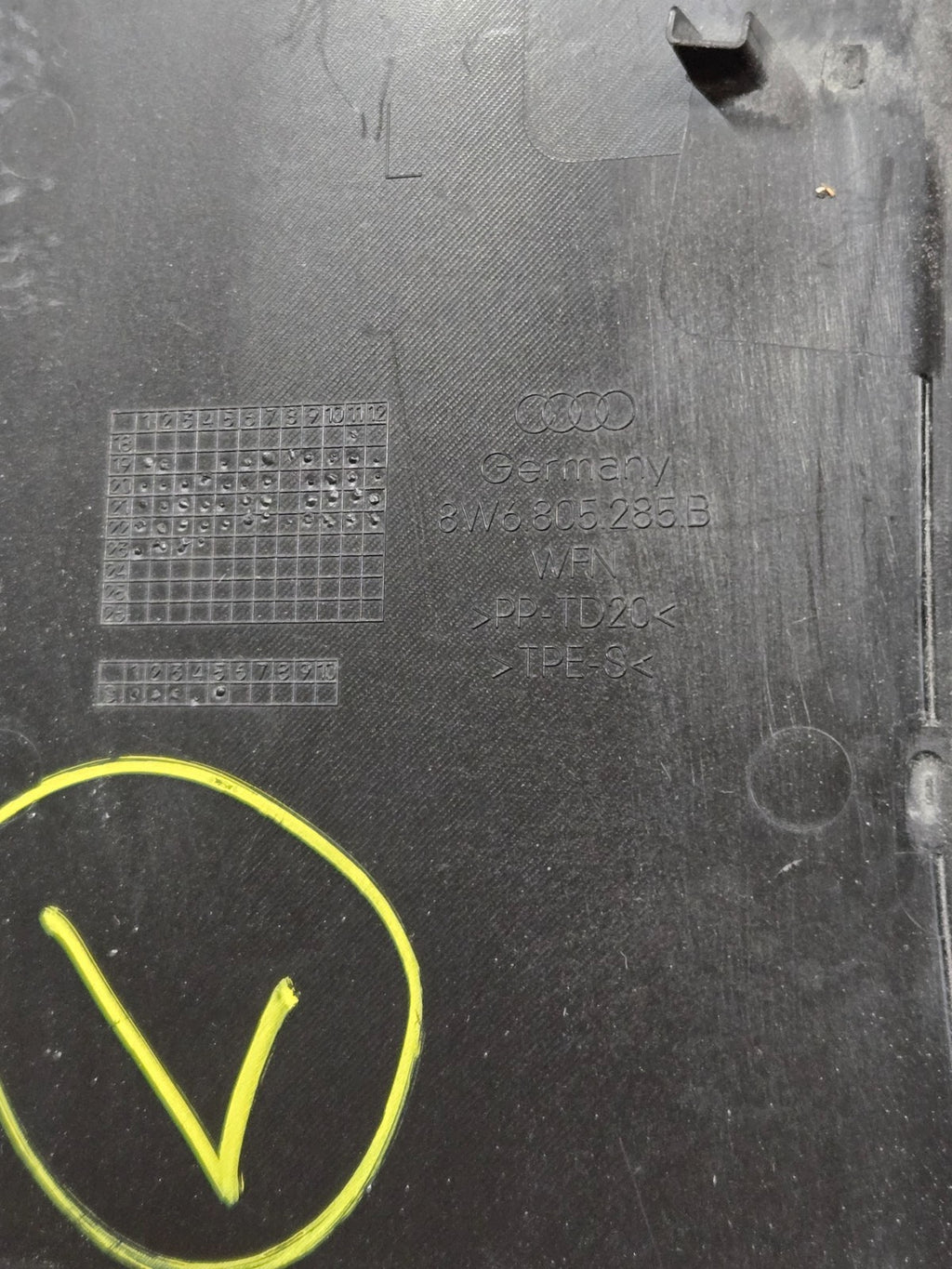 Genuine Audi Fender Ledge Cover 8W6-805-285-B-9B9 LEFT LH DRIVER SIDE