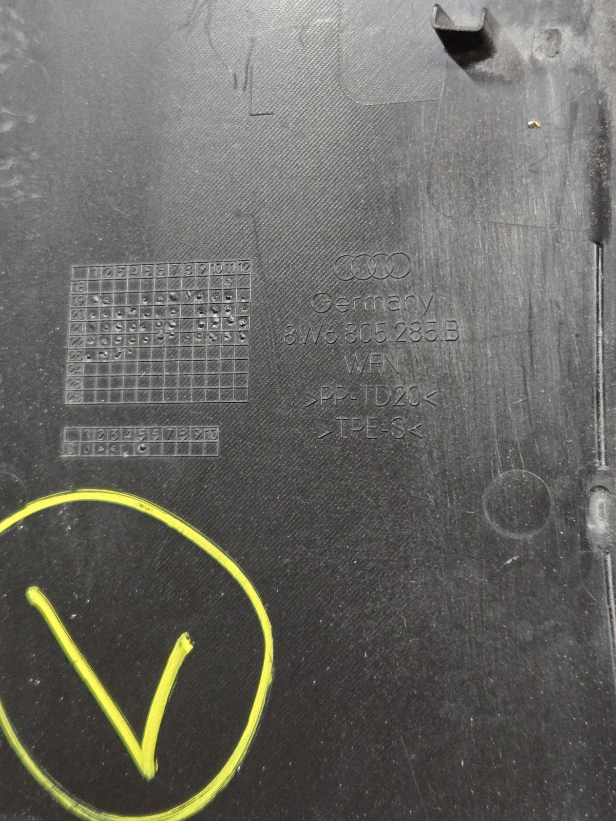 Genuine Audi Fender Ledge Cover 8W6-805-285-B-9B9 LEFT LH DRIVER SIDE